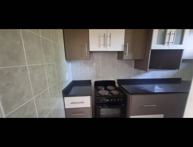 1.5 BEDROOM FLAT FOR SALE IN GLENWOOD